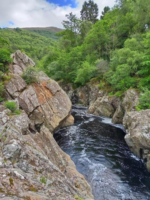 Riverside Lodge In Killiecrankie Bridge of Tilt ภายนอก รูปภาพ